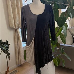Alembika Chic Asymmetrical Black and Gray Tunic